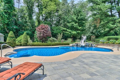 16 Woodhollow Rd, Colts Neck, NJ 07722 - photo 2