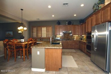 Island Kitchen w/ Maple Cabinets