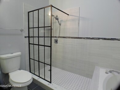 Mstr bath3