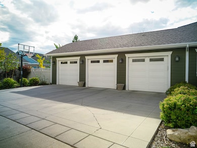 11381 Skylux Ave, South Jordan, UT 84095 - photo 5