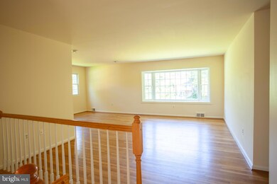 4513 Dabney Dr, Rockville, MD 20853 - photo 2