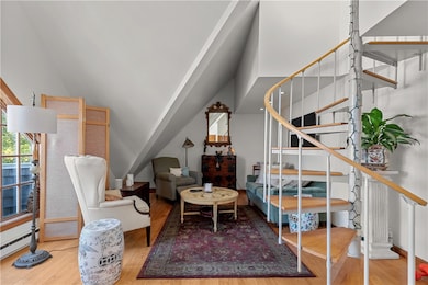 11 Catherine St unit B, Newport, RI 02840 - photo 6