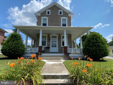 524 S Queen St, Littlestown, PA 17340 - photo 5