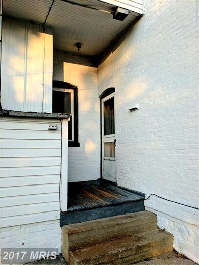335 S Potomac St unit 335 1/2, Hagerstown, MD 21740 - photo 3