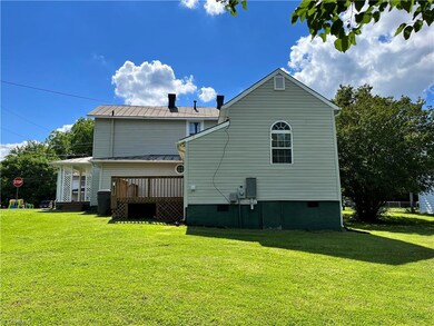 527 Barnes St, Reidsville, NC 27320 - photo 3