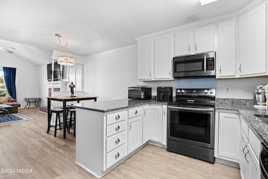 231118_90_Westcliff_Cir_WR_0181-1
