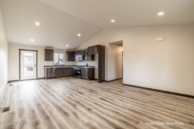 6. Cedar Creek living