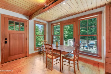 15 Dining Area