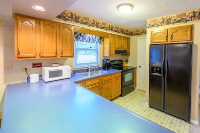 6144 River Bluff Dr, Newburgh, IN 47630 - photo 7