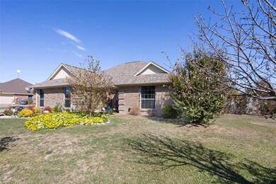 136 Westend Ln, Weatherford, TX 76088 - photo 3