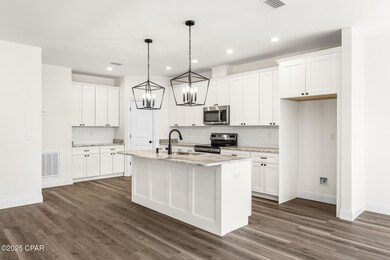 7-web-or-mls-9019 Laird St -07