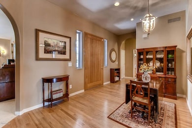 6081 W Rose Garden Lane-large-004-22-Foy