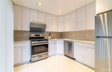 168 Chippenham Ct, Piscataway, NJ 08854 - photo 7