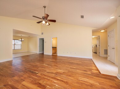 5471 Mariners Cove Dr, Jacksonville, FL 32210 - photo 5