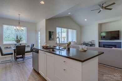 3656 SW Badger Ct, Redmond, OR 97756 - photo 2