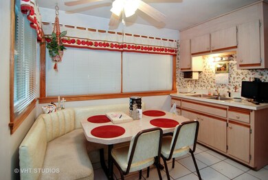 9972 Montrose Ave, Schiller Park, IL 60176 - photo 3