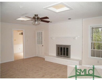 Den/Family/Great Room. New Carpet