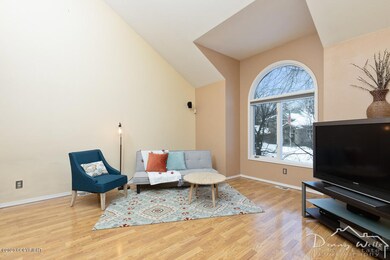 Livingroom angle 2
