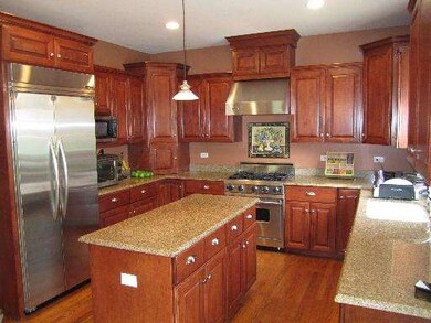 131 N Berteau Ave, Elmhurst, IL 60126 - photo 2