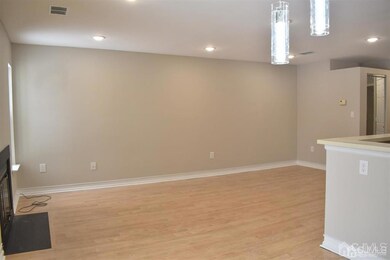 6142 Cedar Ct, Monmouth Junction, NJ 08852 - photo 7