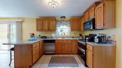 22 Jamil Ln, Salem, NH 03079 - photo 4