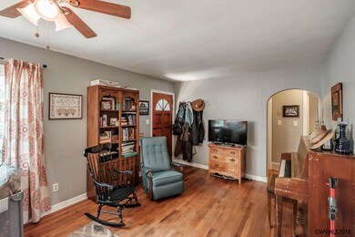 1090 13th Ave SW, Albany, OR 97321 - photo 7