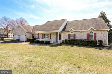 202 N Whisper Ln, New Holland, PA 17557 - photo 2