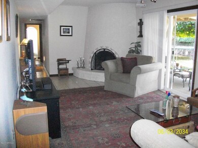 FAMILY ROOM I