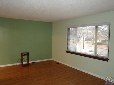 2524 SW Buchanan St, Topeka, KS 66611 - photo 2