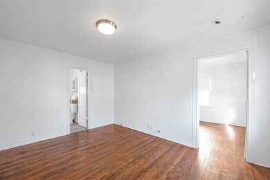 1509 Enid St unit D, Houston, TX 77009 - photo 4