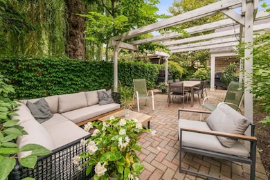 930 Harvard Ct, Highland Park, IL 60035 - photo 2