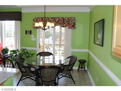 Breakfast Nook - Bright and Sunny Breakfast Area!