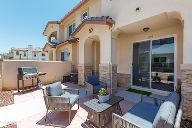 327 Newbury Vista Ln, Newbury Park, CA 91320 - photo 2