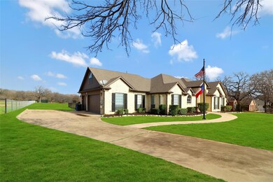 195 Lost Oak Dr, Azle, TX 76020 - photo 5