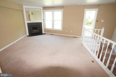 11926 Redtree Way, Reston, VA 20194 - photo 7