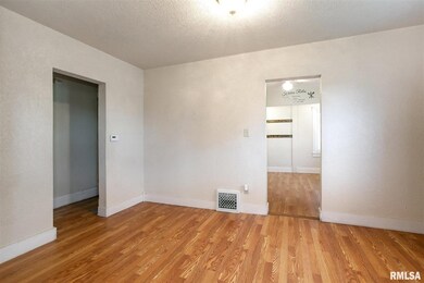 2007 Mound St, Davenport, IA 52803 - photo 4