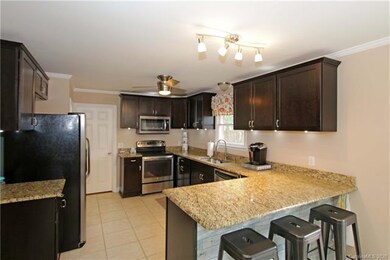 207 Wickersham Dr, Statesville, NC 28625 - photo 6