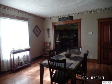 105 E Ross St, Danville, OH 43014 - photo 2