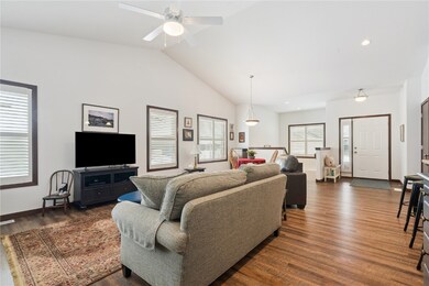 3711 Bluebird Dr SW, Cedar Rapids, IA 52404 - photo 5