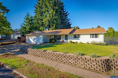 2041 Elmwood Dr S, Salem, OR 97306 - photo 3