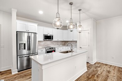 98 E Mcbee Ave unit 303, Greenville, SC 29601 - photo 7