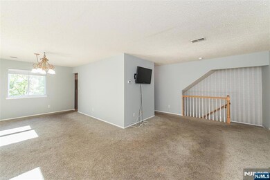 117 Woods Edge Dr, Succasunna, NJ 07876 - photo 4