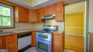 2121 Hemlock Rd, Norristown, PA 19403 - photo 4