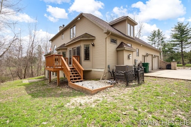 4-web-or-mls-4979 Paw Trail --4