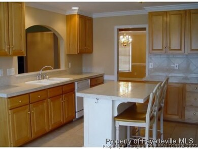 306 Thomas Dr, Fayetteville, NC 28304 - photo 4