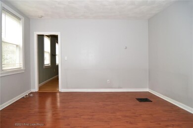 30 Evergreen St, Providence, RI 02906 - photo 4