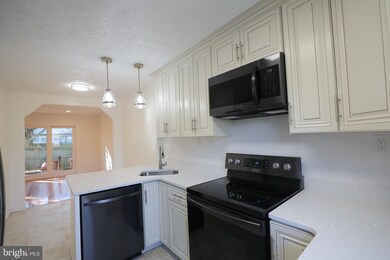 2104 N Anvil Ln, Temple Hills, MD 20748 - photo 4