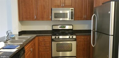 12945 Centre Park Cir unit 404, Herndon, VA 20171 - photo 4