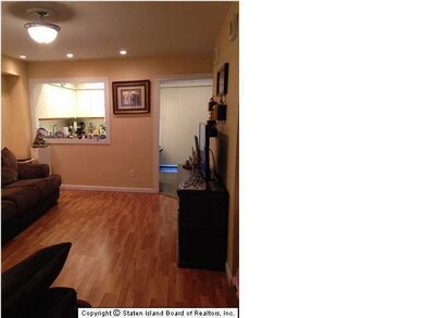 19 Garth Ct, Staten Island, NY 10306 - photo 3