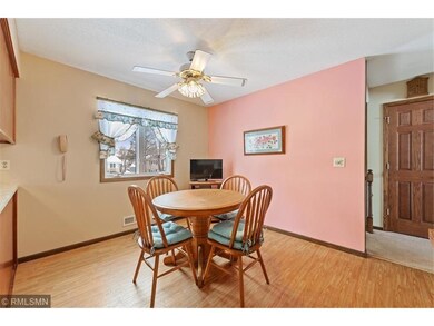SPACIOUS EATING AREA IN THE KITCHEN.